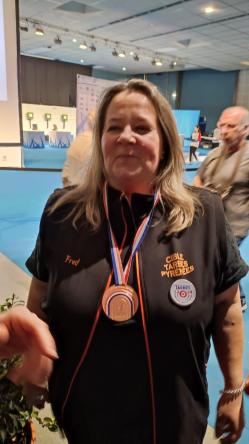 Médaille de bronze Pistolet dame 2 Frédérique DAMBRINE